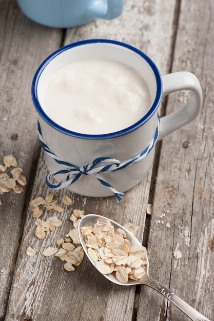 Müsli Joghurt mit Haferflocken