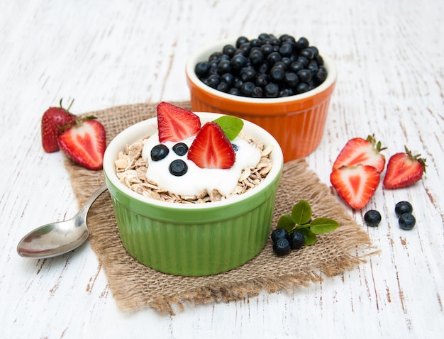 Müsli mit Beeren