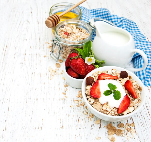 Foto müsli mit erdbeeren