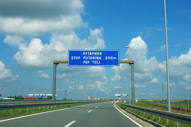 Muestra de la carretera para pagar el objeto de peaje