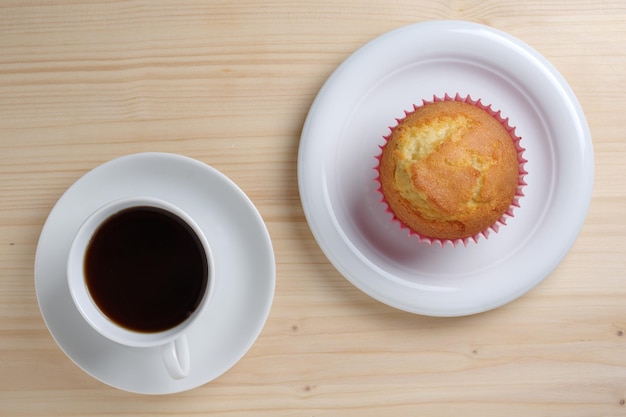 Muffin y café negro