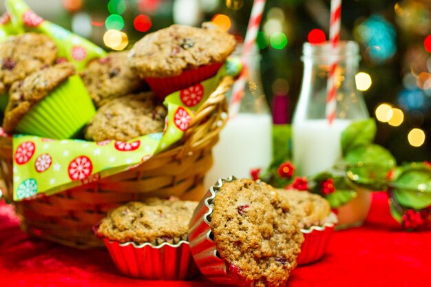 Muffins de arándanos caseros horneados para el desayuno de Navidad.