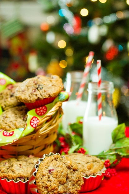 Muffins de arándanos caseros horneados para el desayuno de Navidad.