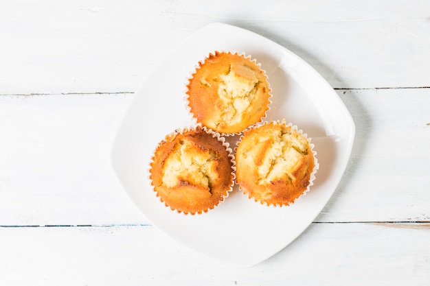 Muffins caseiros de porca de banana prontos para comer