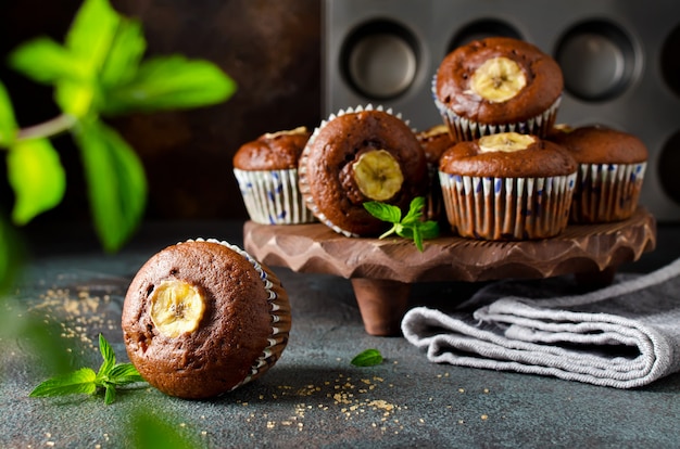 Muffins de chocolate com banana