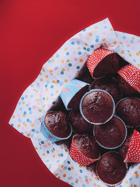 Muffins de chocolate como sobremesa doce bolos caseiros receita comida e cozimento