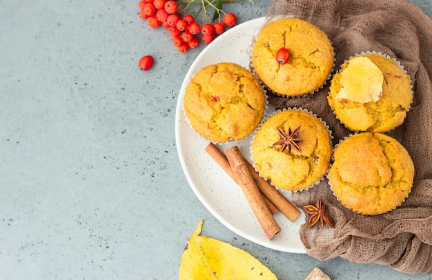 Muffins dulces de calabaza y zanahoria con especias