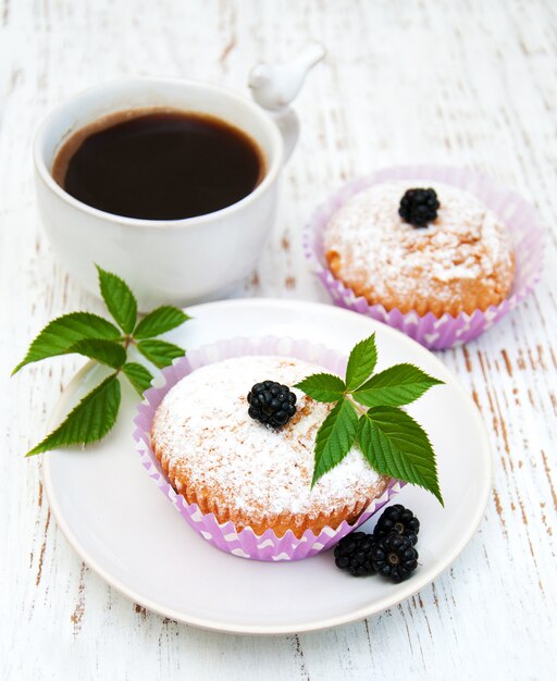 Muffins mit Brombeeren