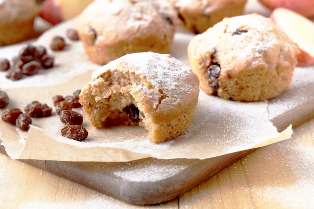 Muffins mit Äpfeln und Zimt