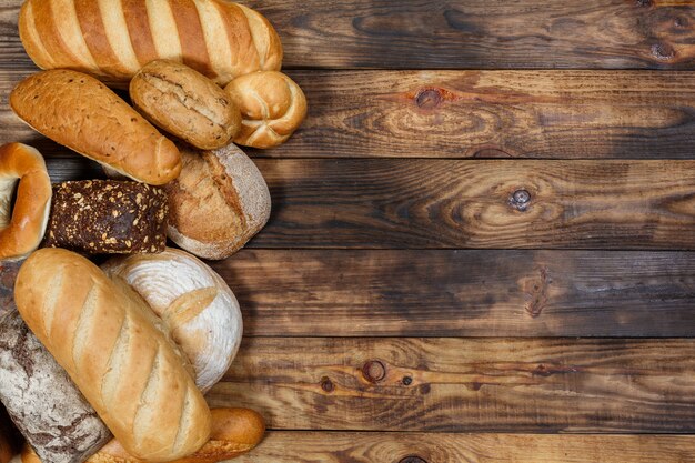 Foto muita pão caseiro fresco na mesa