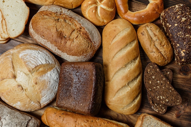 Foto muita pão caseiro fresco na mesa