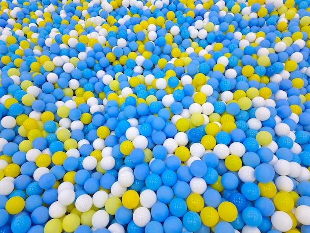Muitas bolinhas coloridas para banho de bola