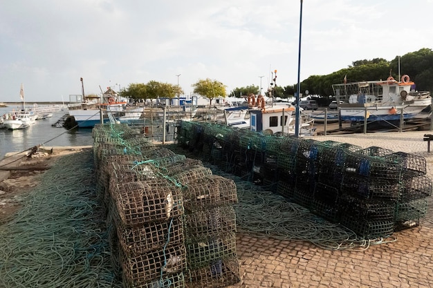 Muitos equipamentos de armadilhas para caranguejos e lagostas