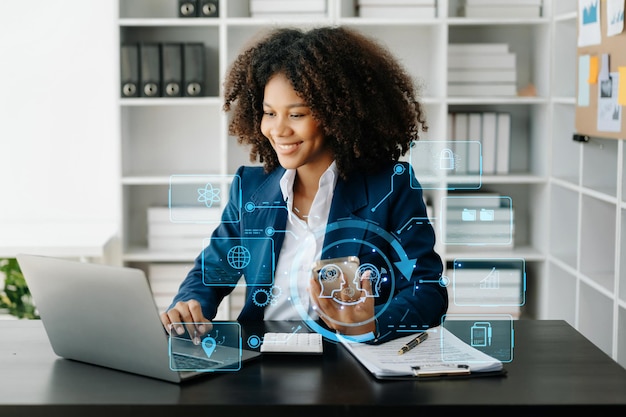 Mujer africana usando chat bot en inteligencia de teléfono inteligente Ai Chat con inteligencia artificial desarrollada por OpenAI genera robot en sistema en línea en officexA