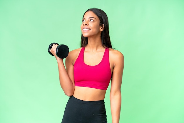 Foto mujer afroamericana sobre fondo aislado