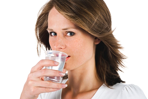 mujer, agua potable, aislado, en, un, fondo blanco