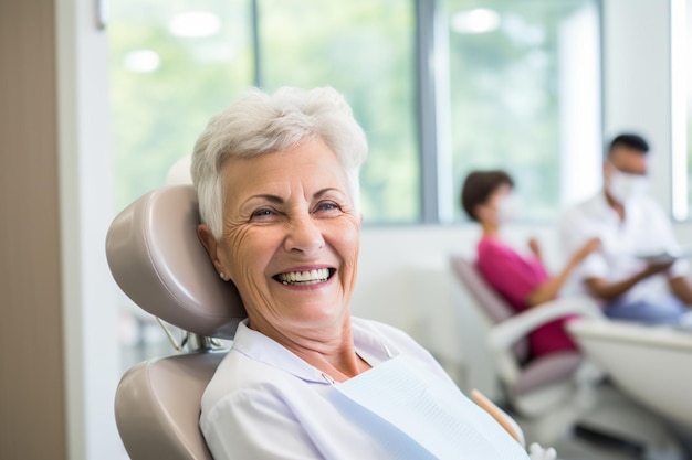 mujer anciana visitando al dentista fondo de estilo bokeh