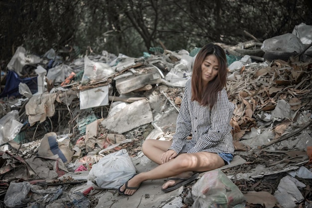 Foto la mujer asiática debe ser dejada en paz.