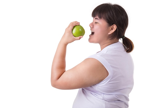 Mujer asiática gorda con camiseta blanca