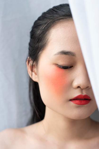 Foto mujer asiática, llevando, maquillaje