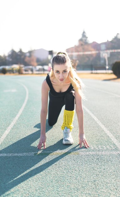 Mujer atleta está lista para correr