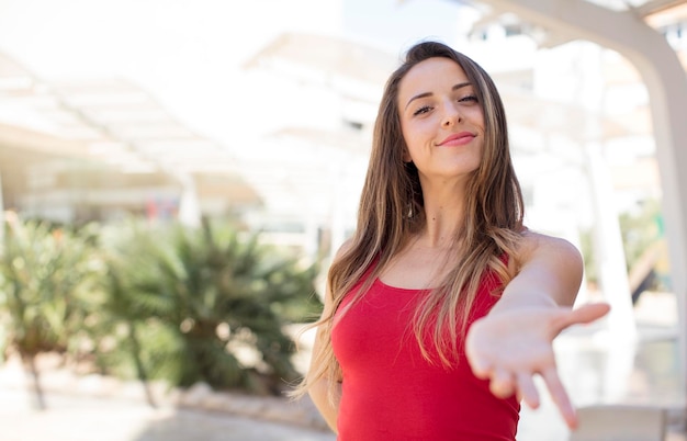 Foto mujer bastante joven