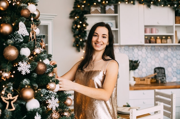 Mujer bonita feliz