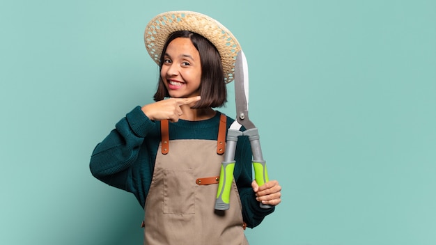 Mujer bonita joven. concepto de granjero