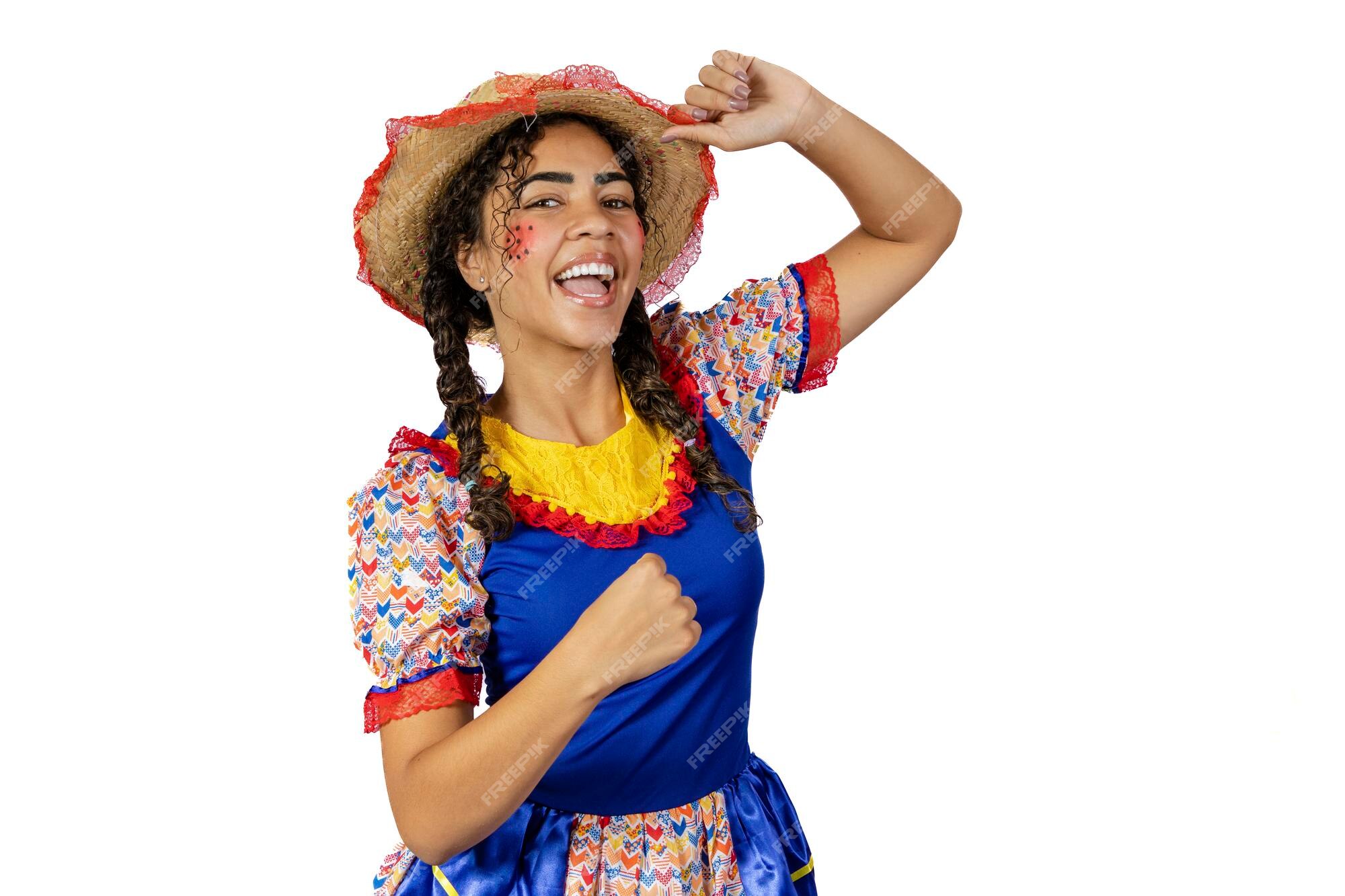 Mujer brasileña con ropa típica para festa junina | Foto Premium