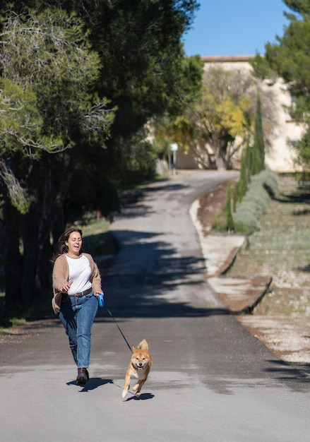 mujer caminando