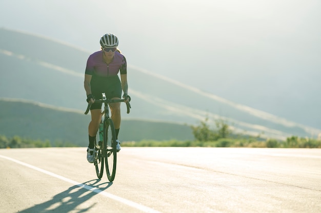 Mujer ciclista profesional