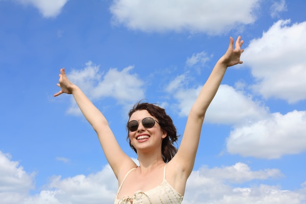 Mujer y cielo