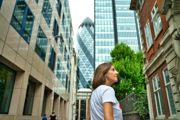 mujer en la ciudad de londres