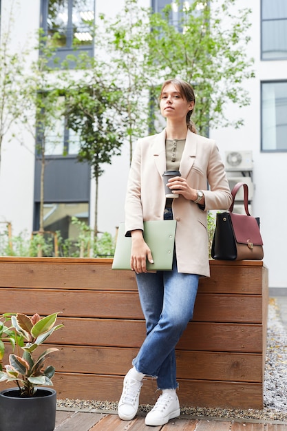 Mujer en la ciudad