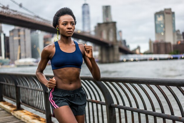 Mujer corriendo en Nueva York