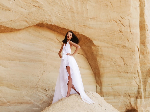 Mujer en el desierto