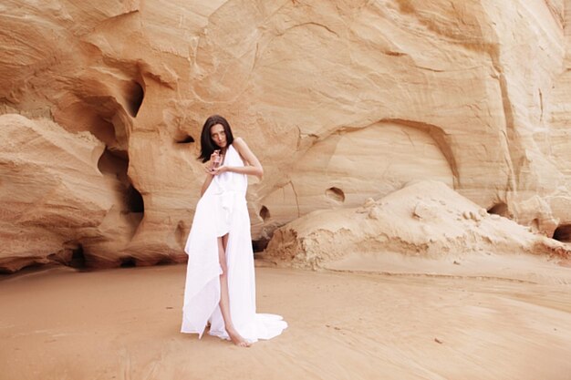 Mujer en el desierto