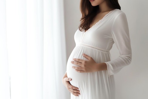 mujer embarazada en vestido blanco AI generado