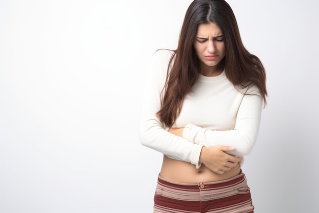 Foto mujer enferma que sufre de dolor de estómago