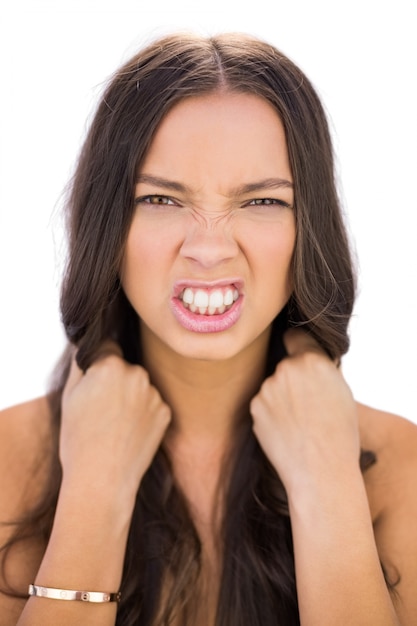 Foto mujer enojada tirando de su cabello