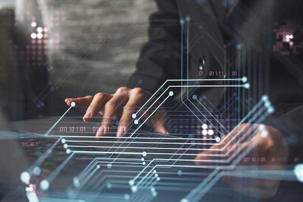 Mujer escribiendo el teclado para crear software innovador para cambiar el mundo y brindar un servicio completamente nuevo Primer plano Gráficos tecnológicos de holograma Concepto de equipo de desarrollo Ropa formal