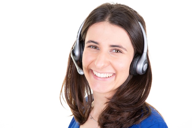 Mujer feliz en el centro de llamadas sonriente retrato de operador de teléfono de soporte alegre en auriculares de teléfono