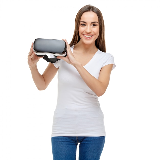 Mujer con gafas de realidad virtual