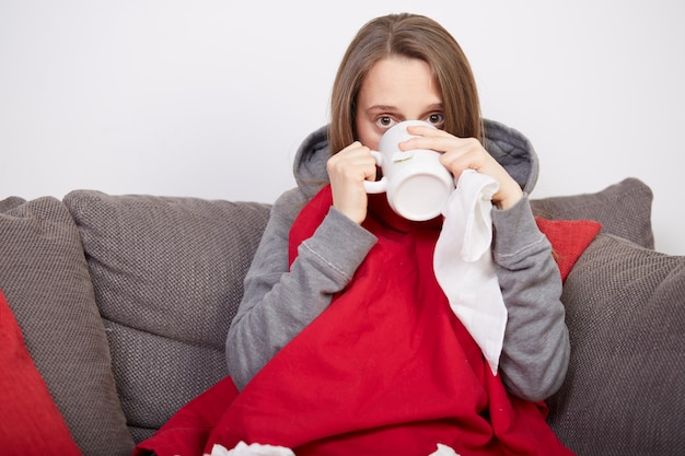 Mujer con gripe