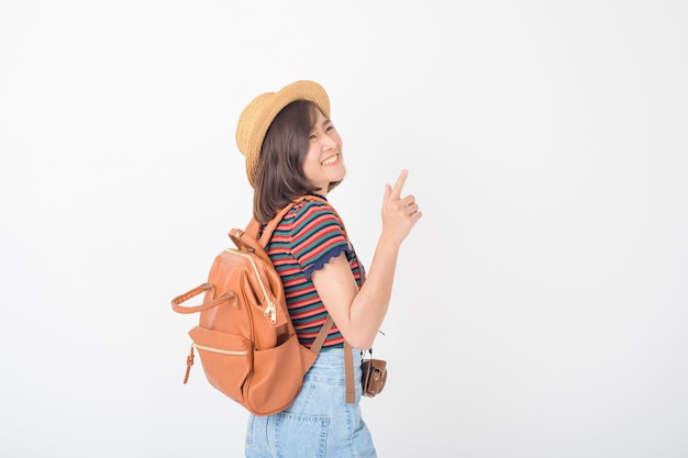 Mujer hermosa joven turista asiático feliz