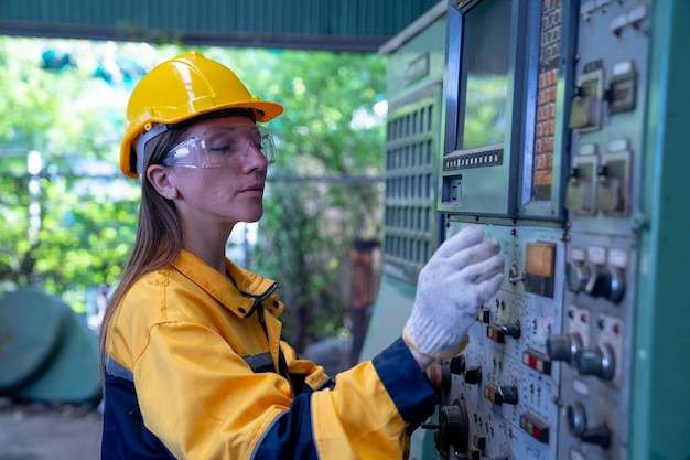 mujer ingeniera