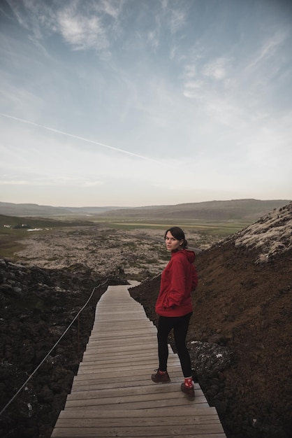 Mujer en Islandia