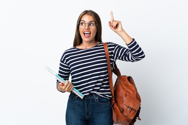 Mujer joven estudiante aislada