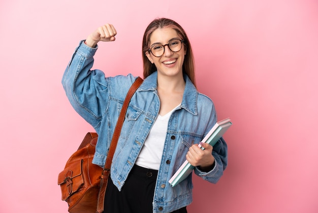 Mujer joven estudiante caucásica aislada