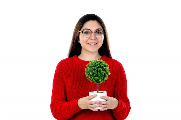 Mujer joven con gafas y jersey rojo